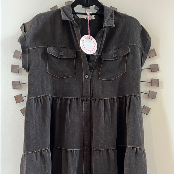 Umgee Dresses & Skirts - Umgee NWT Black w gold stitching, Tiered button up Dress, lightweight